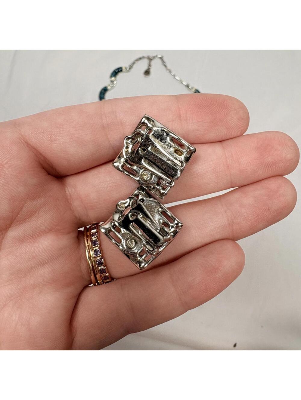 Vintage 1950's Coro Blue and Silver Confetti Lucite Jewelry Set - Picture 6 of 6